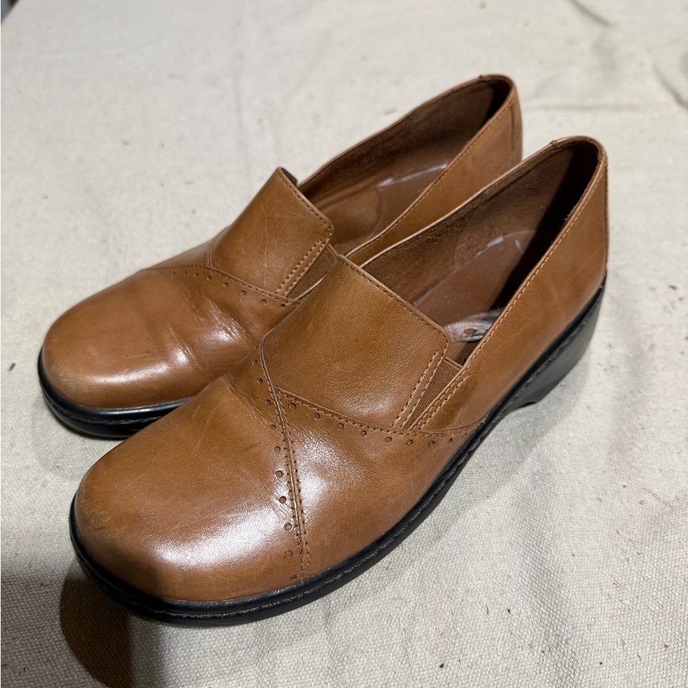 Clarks Brown Leather Flats